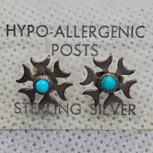 Vtg Fred Harvey Era Sterling Silver Whirling Log Post Stud Earrings - New NOS - Picture 2 of 4